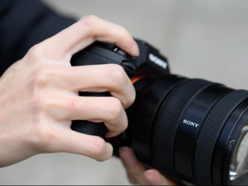 专业摄影师实测：佳能 R6M3 与索尼 A7M5 全画幅旗舰相机多维度对比