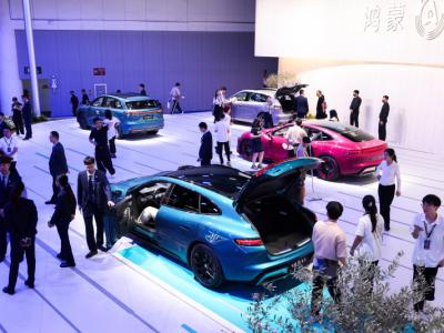 2026成都国际车展鸿蒙智行尚界展台人气爆棚，小艺新大脑上车尚界Z7系列成打卡焦点！