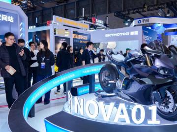 首驱科技登陆 AWE2026汽车级技术下放重构两轮出行逻辑