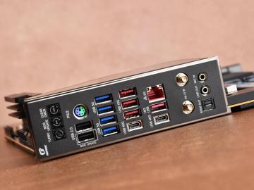 七彩虹 iGame X870E VULCAN OC V14 ATX 高端主板 适配 9850X3D 限量开售到手低至4599元