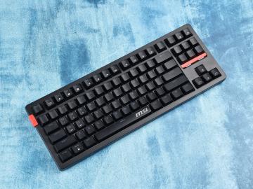 微星 FORGE GK300 WIRELESS 三模机械键盘评测 真 Gasket 结构演绎内敛与张扬的平衡美学