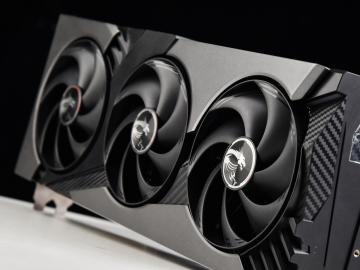 微星 RTX5080 16GB神龙限定版测评： 颜值性能通吃的游戏猛兽